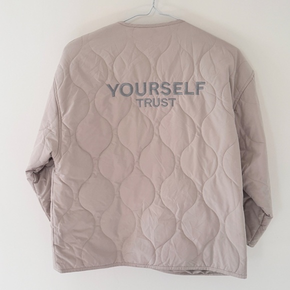 Cropped Quilted Neutral Off White Jacket with Patch Pockets S - Picture 3 of 3